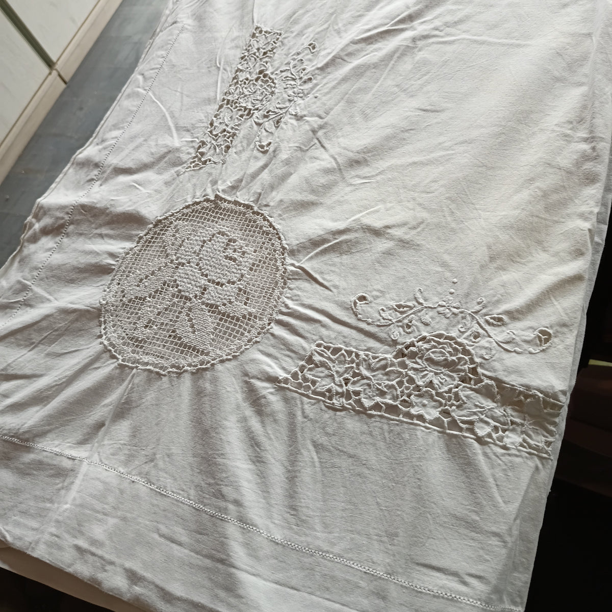 Lenzuolo Matrimoniale Intaglio E Filet Cm240x265