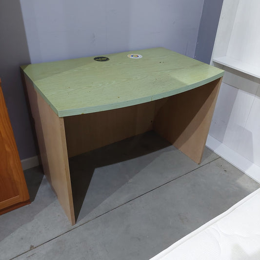 Scrivania* Piano Verde Cm102.5x65x73h