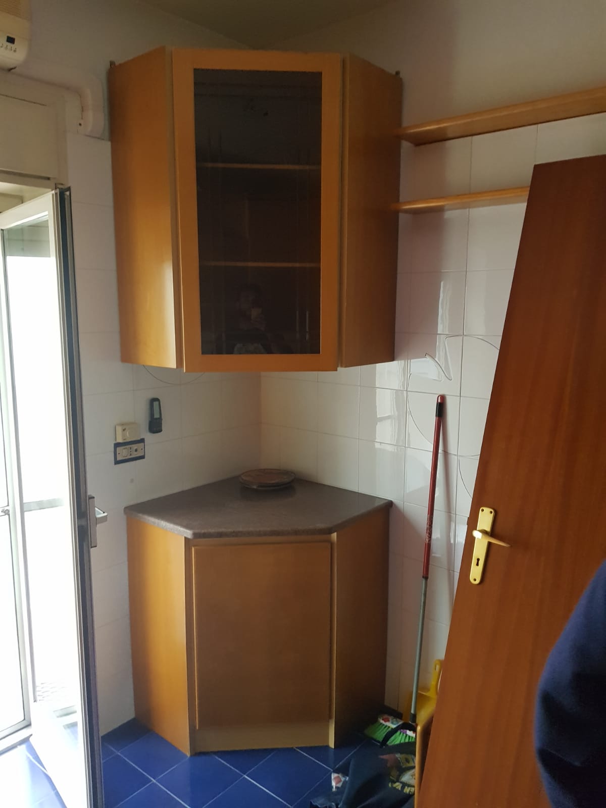 Cucina Angolare Legno Con Top In Granito