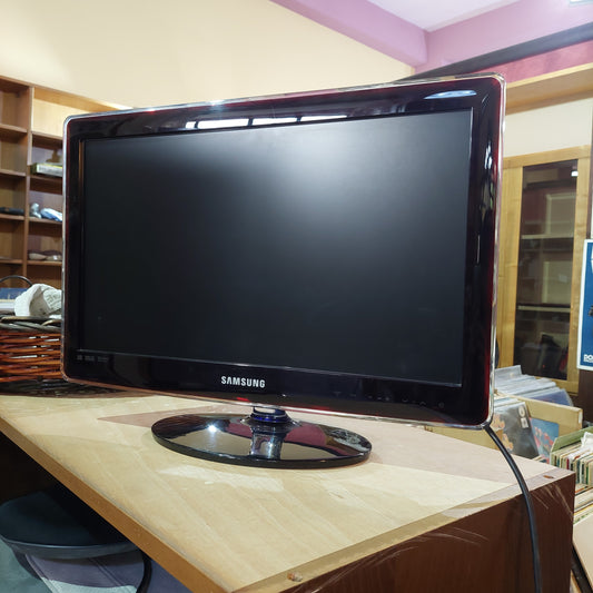 Tv* Samsung 19" Lcd