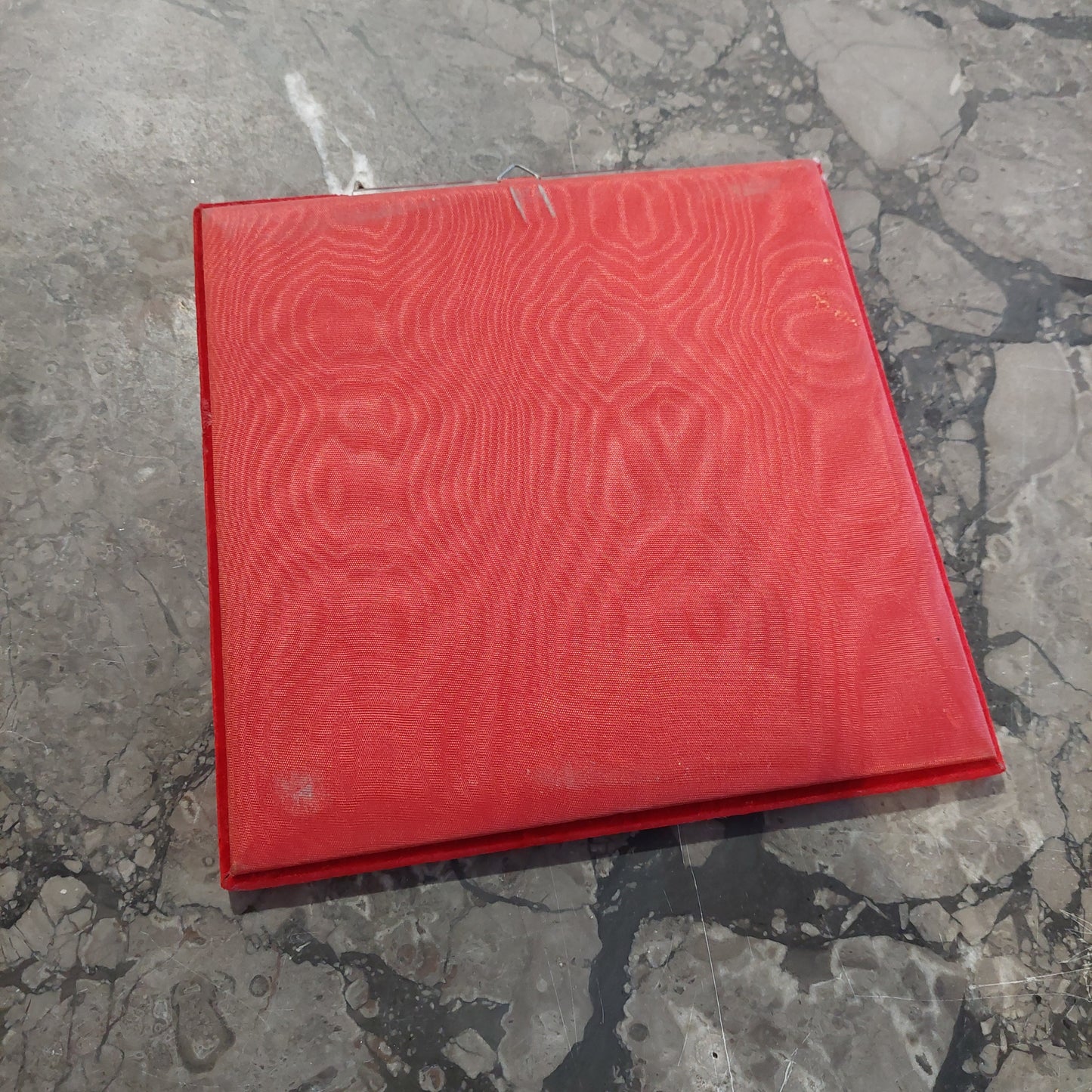 Quadretto Cornice Velluto Rosso Cm20,5x20,5