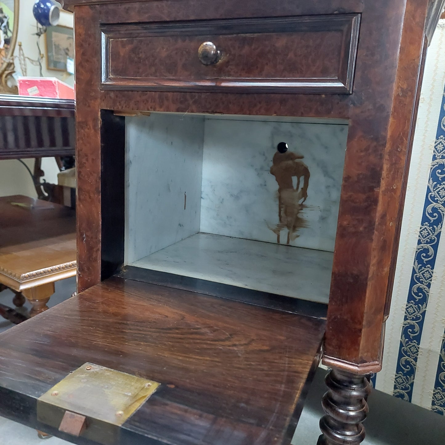 Comodino Porta Pitale