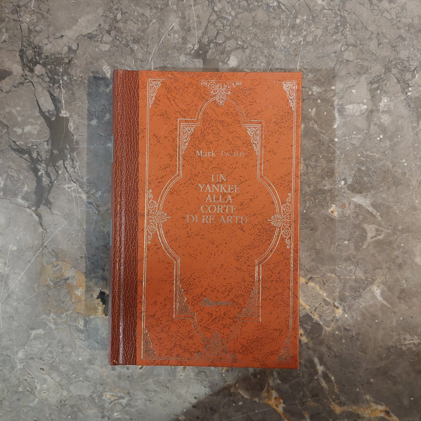 Un Yankee Alla Corte Di Re Artù - M. Twain