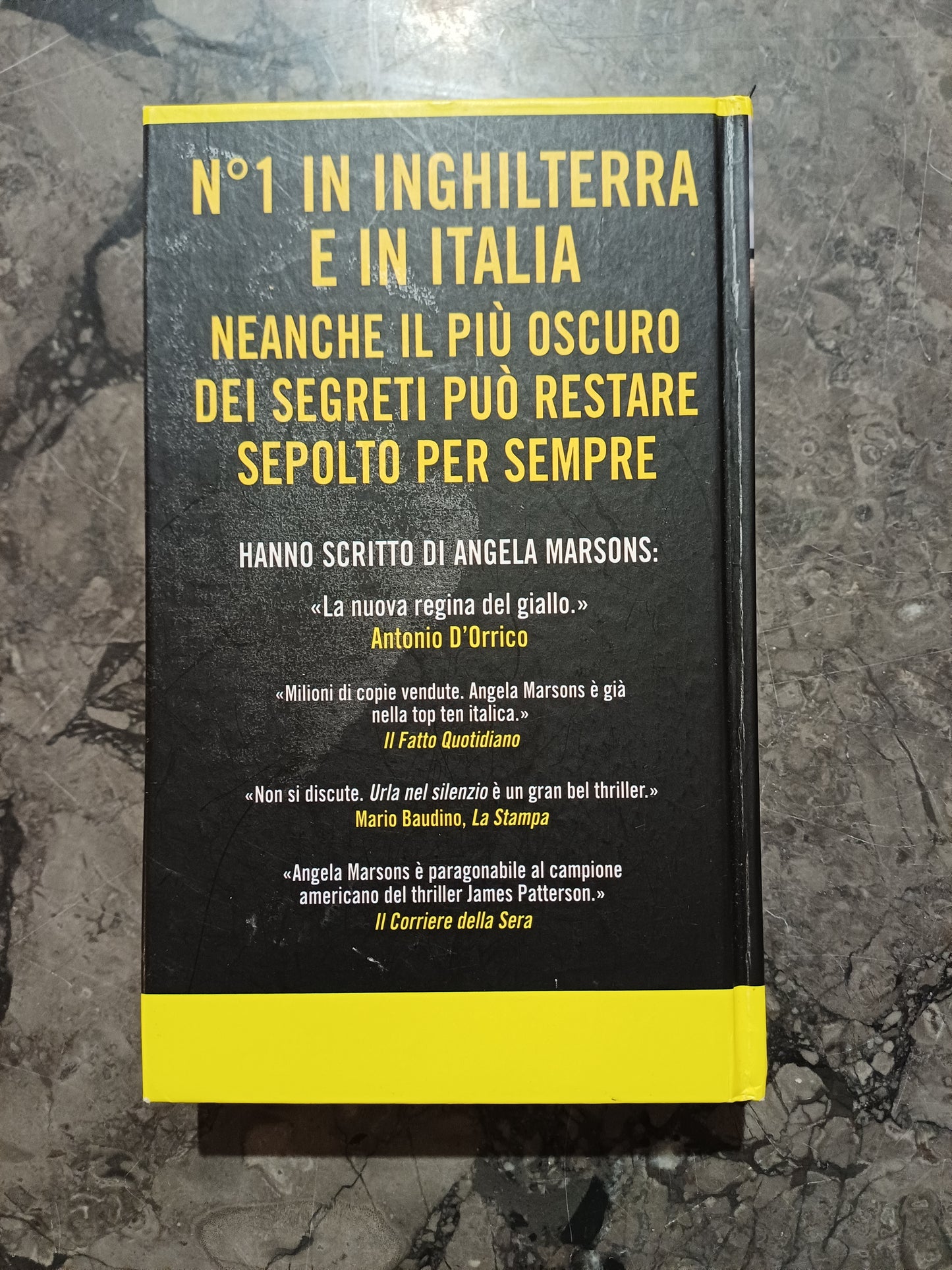 Urla Nel Silenzio - Angela Marsons