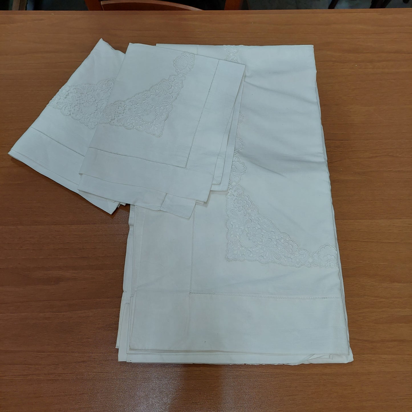 Lenzuolo Matrimoniale Bianco + Coppia Federe* Cotone Ricamato