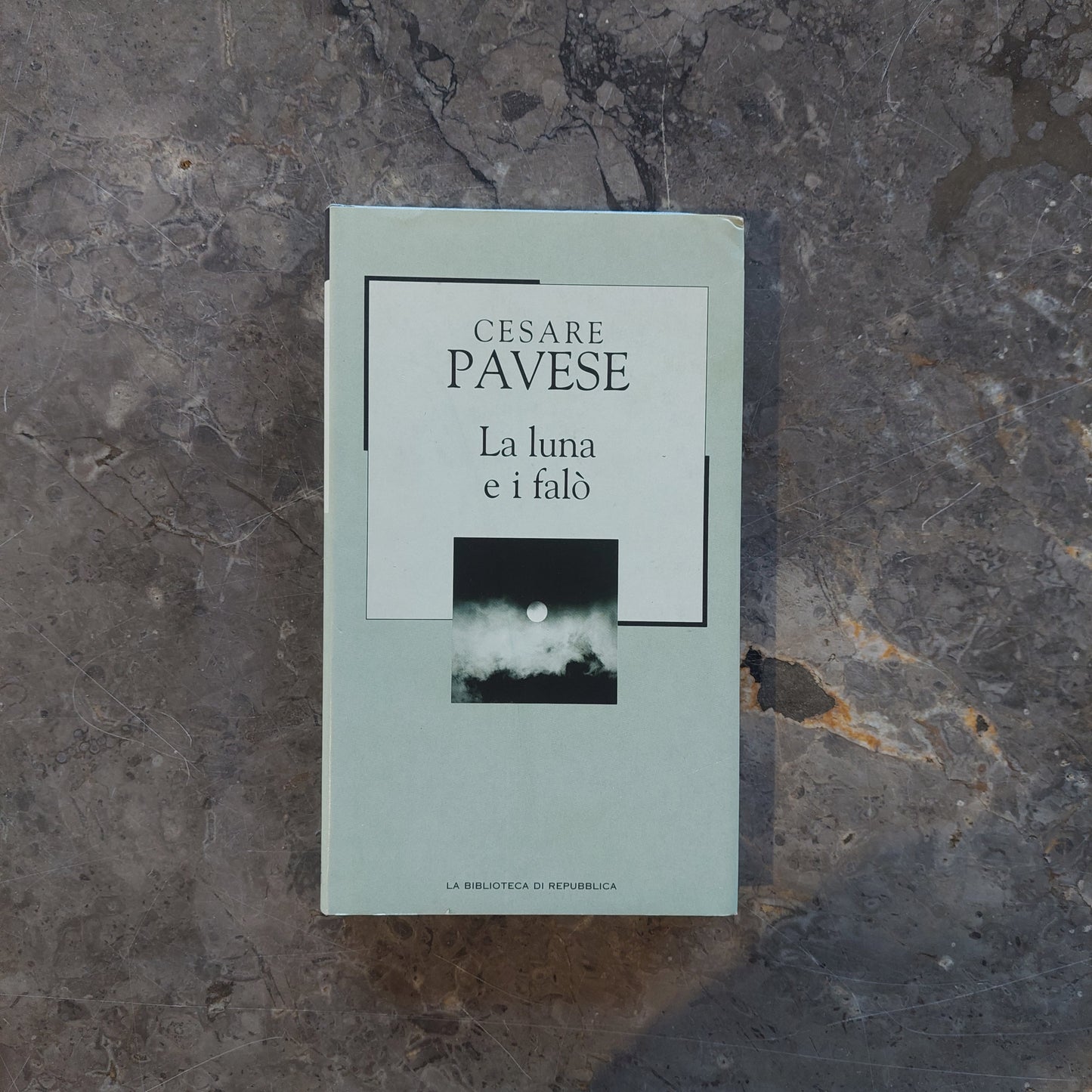 L/la Luna E I Falò - C. Pavese