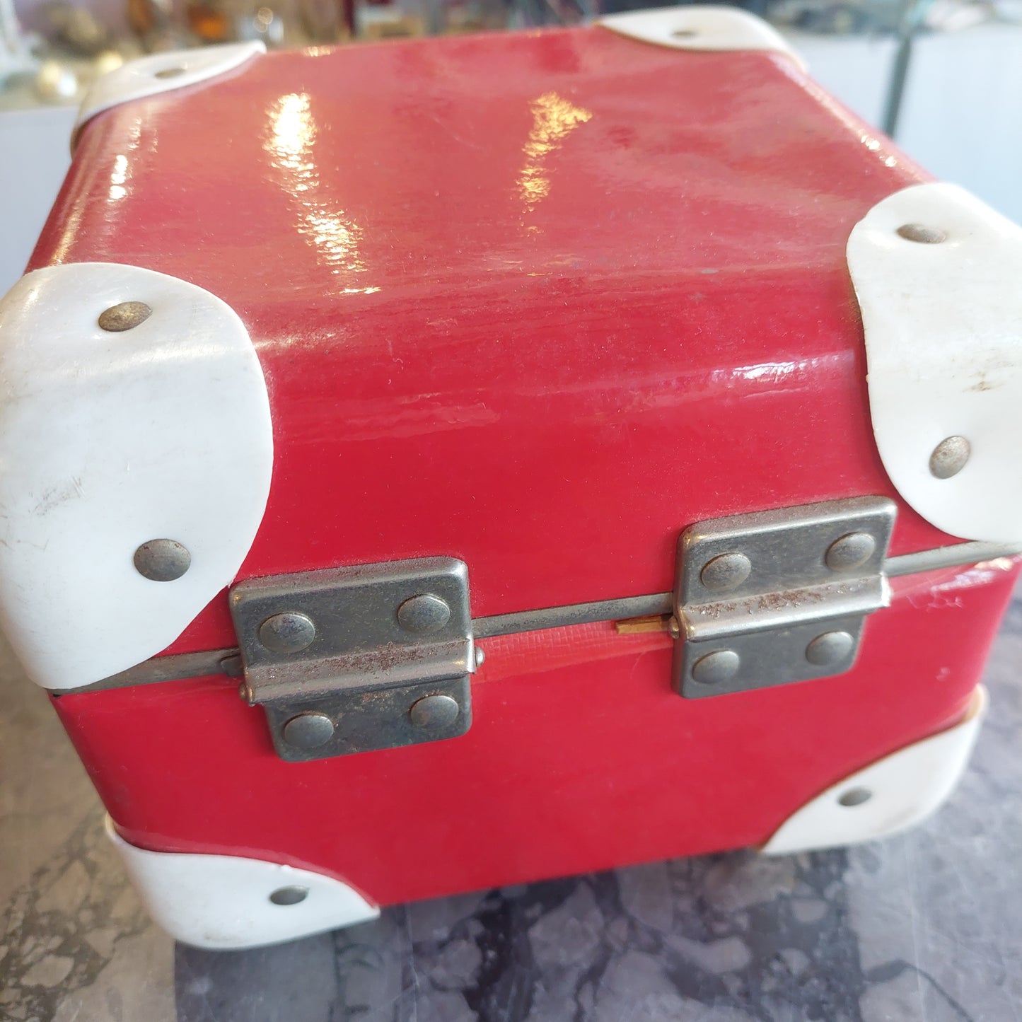 Valigetta Di Cartone A Cubo Rossa E Bianca Vintage