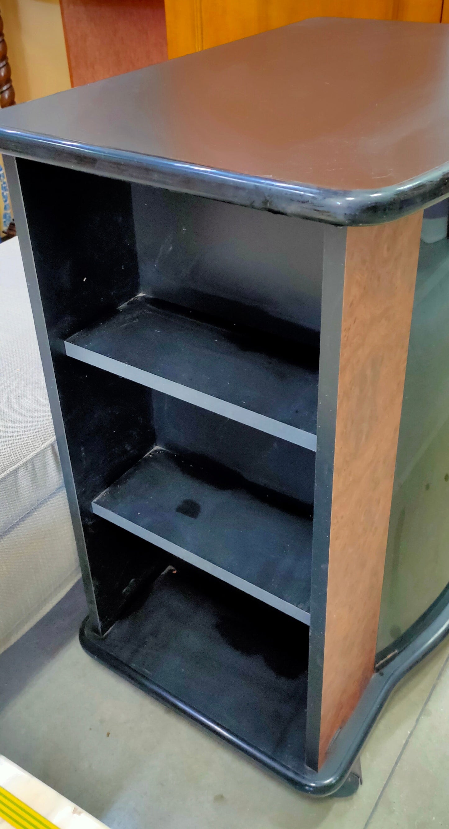 Carrello Porta Tv Nero/radica 2 Ante "sarti" Cm70x47x82h