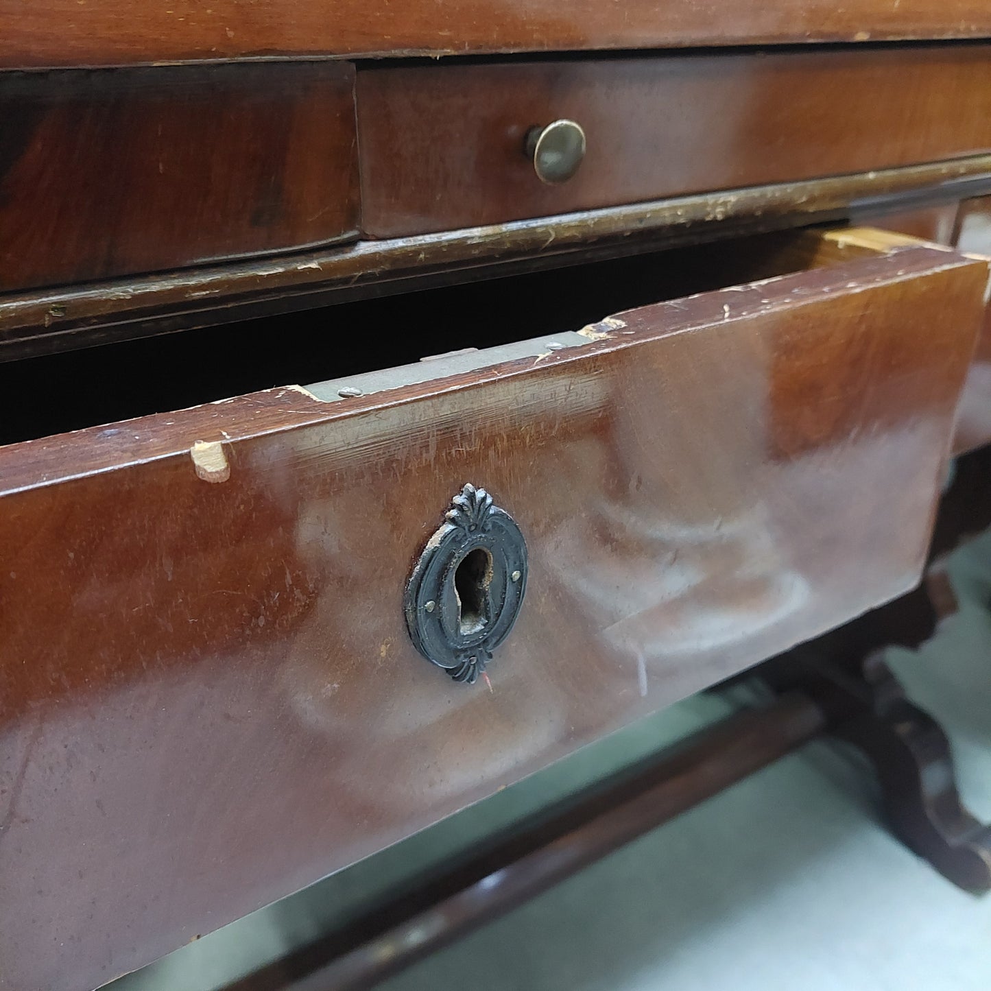 Scrittoio Legno 2/cassetti + 1/tiretto '800