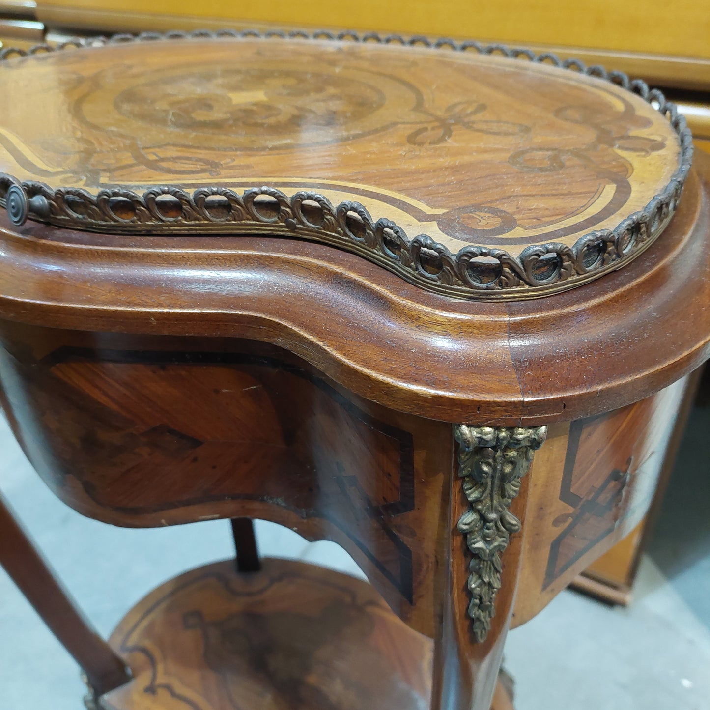 Tavolino* Portalavoro "fagiolino" Cm49x34x78h