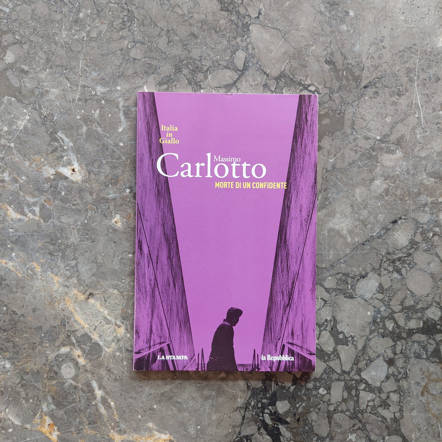 Morte Di Un Confidente - M. Carlotto