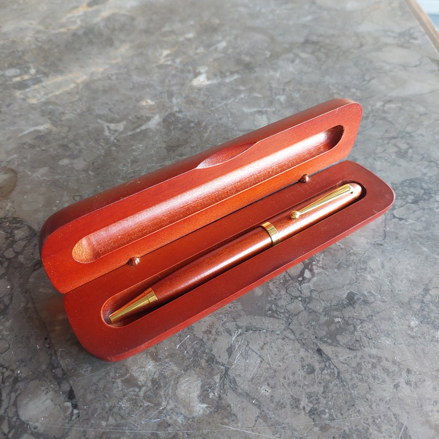 Penna Legno Dorata Con Custodia Legno / Argento
