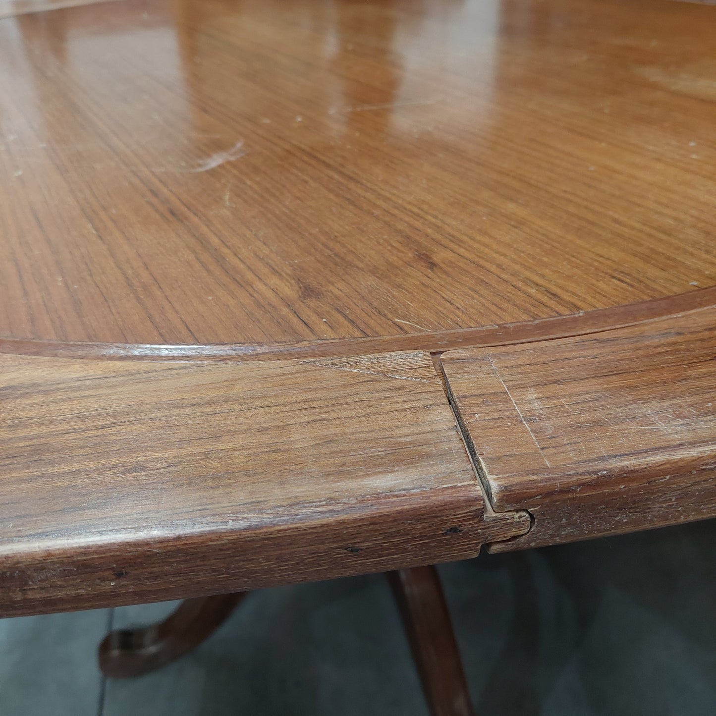 Tavolo Tondo D105x78h Con Prolunghe 126x115x79h