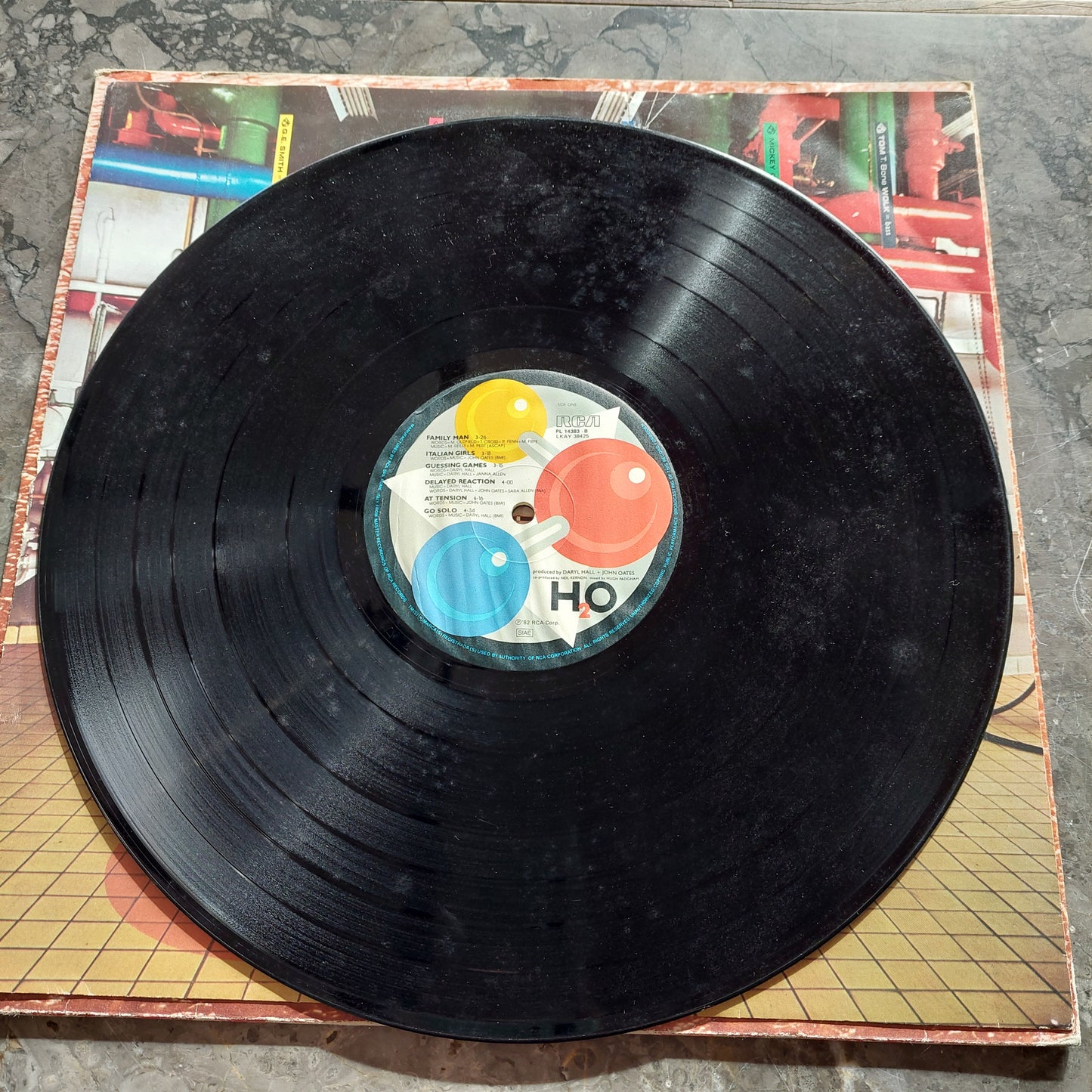 V/daryl Hall  + John Oates