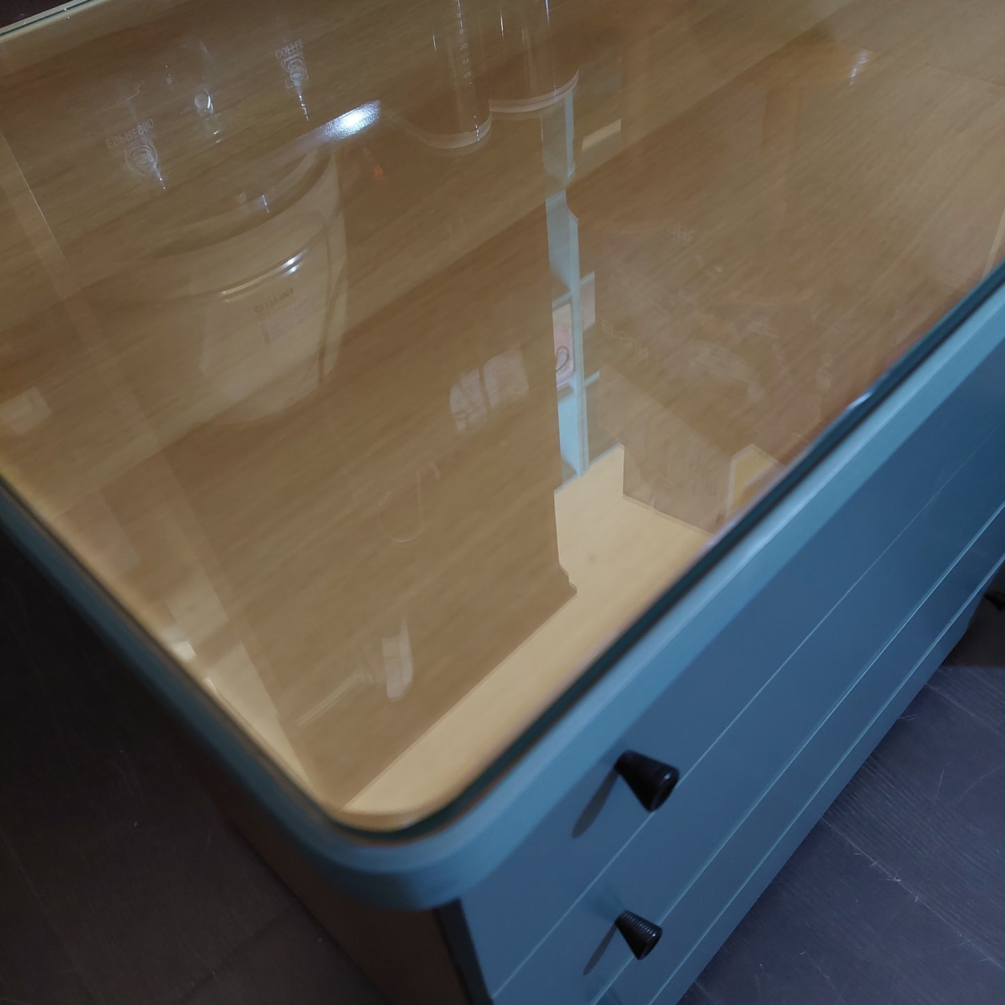 Cassettiera * Avion Piano Vetro 4/c Cm76x50x68h