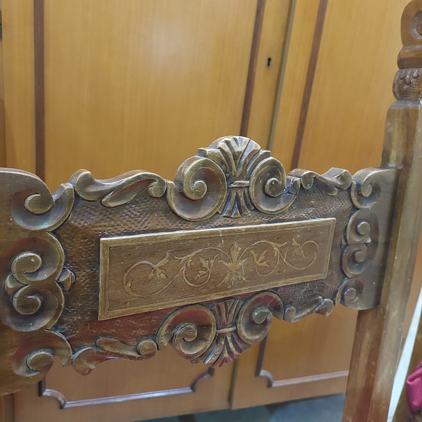 Coppia Sedie Antiche Legno Intagliato
