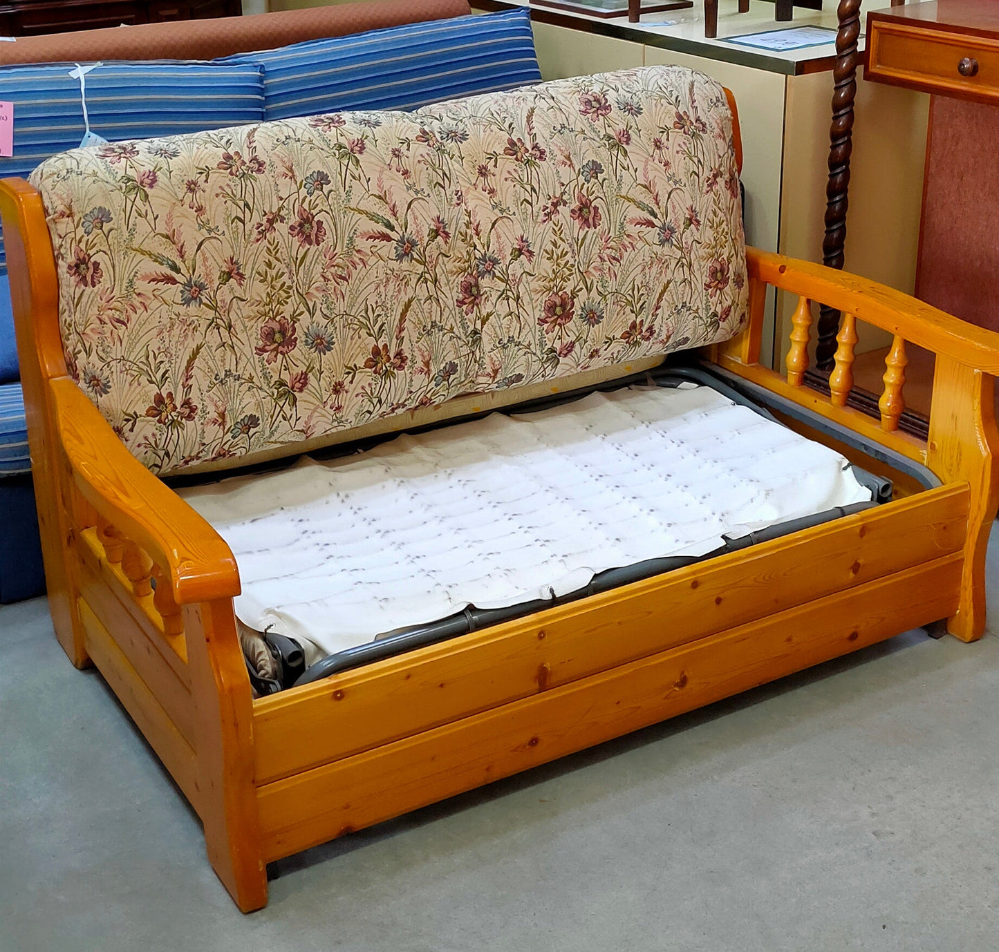 Divano Letto Legno Tessuto Fiori St. Country