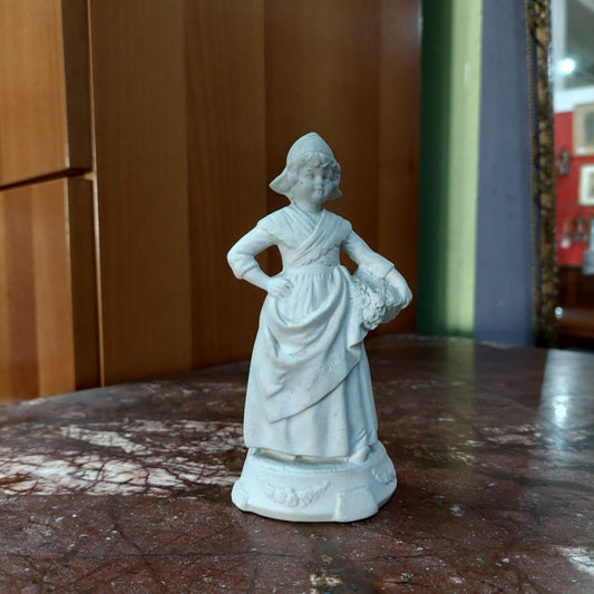 Statuina Antica Contadina Porc Biscuit H15