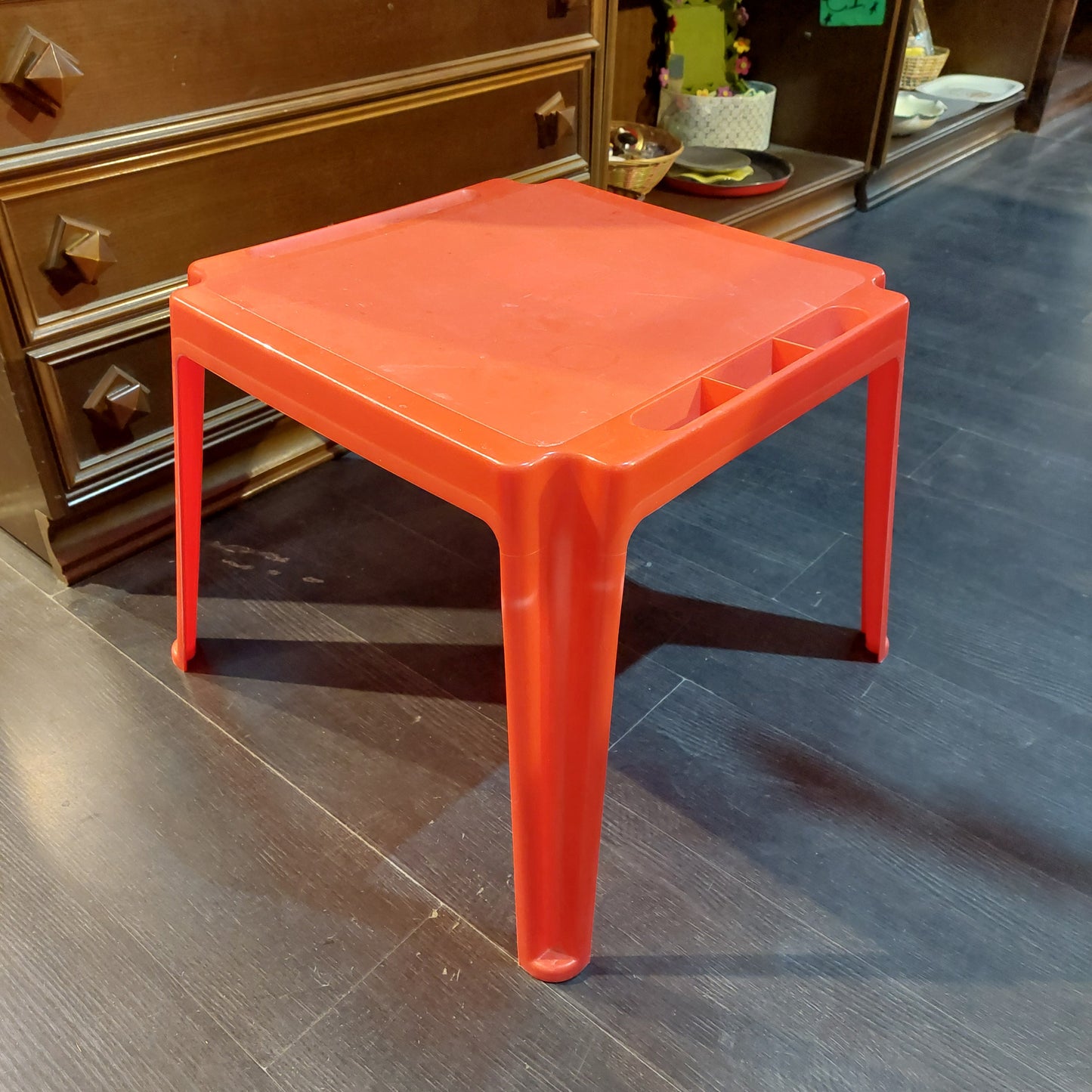Tavolino Per Bambini In Plastica Rossa Cm50x50x44h