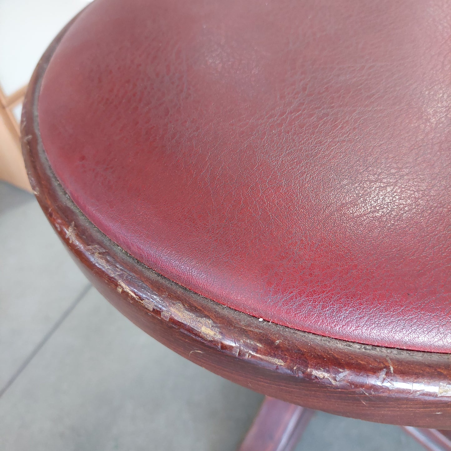 Sgabello Thonet Legno/pelle Crisafulli