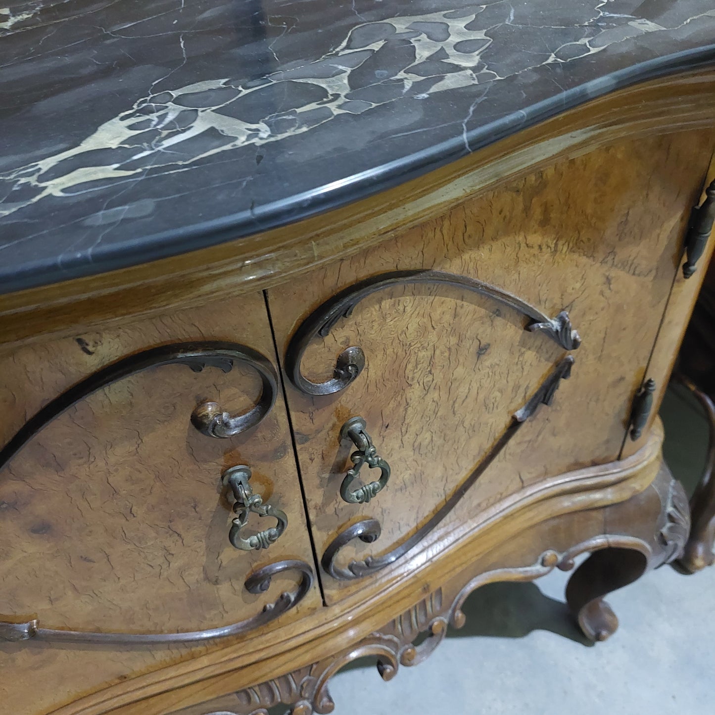 Coppia Comodini Radica Stile Chippendale Cm71x40x67h