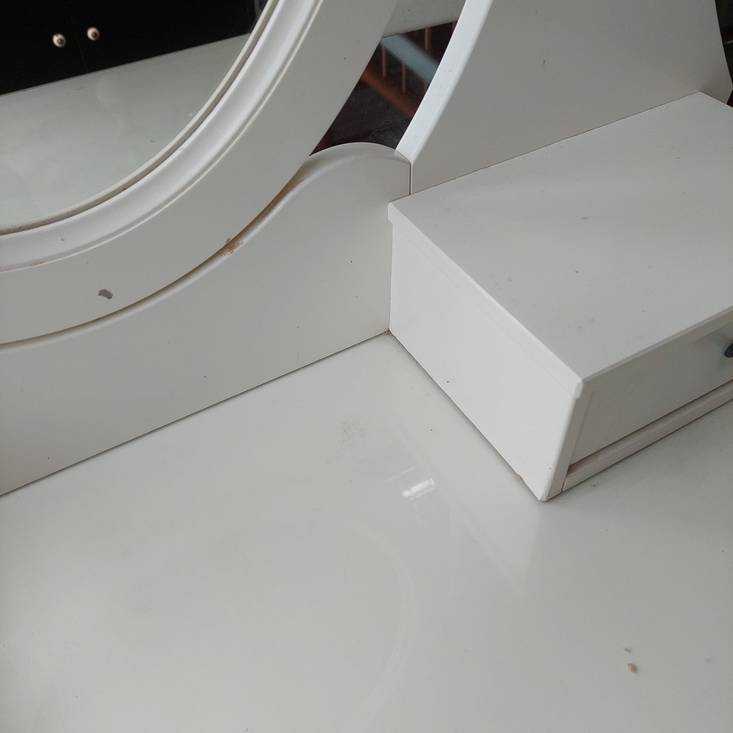 Toletta Con Specchio E Sgabello Cm100x50x158h