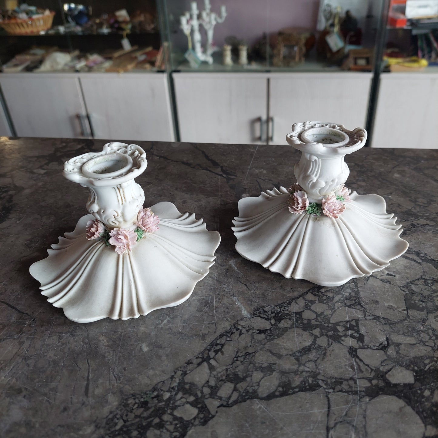 Coppia Portacandele Porcellana* Capodimonte Biscuit Triade Di Benacchio