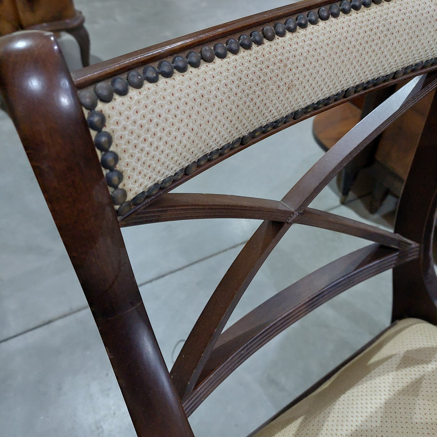 Poltroncina Mogano St.inglese Imb. Beige