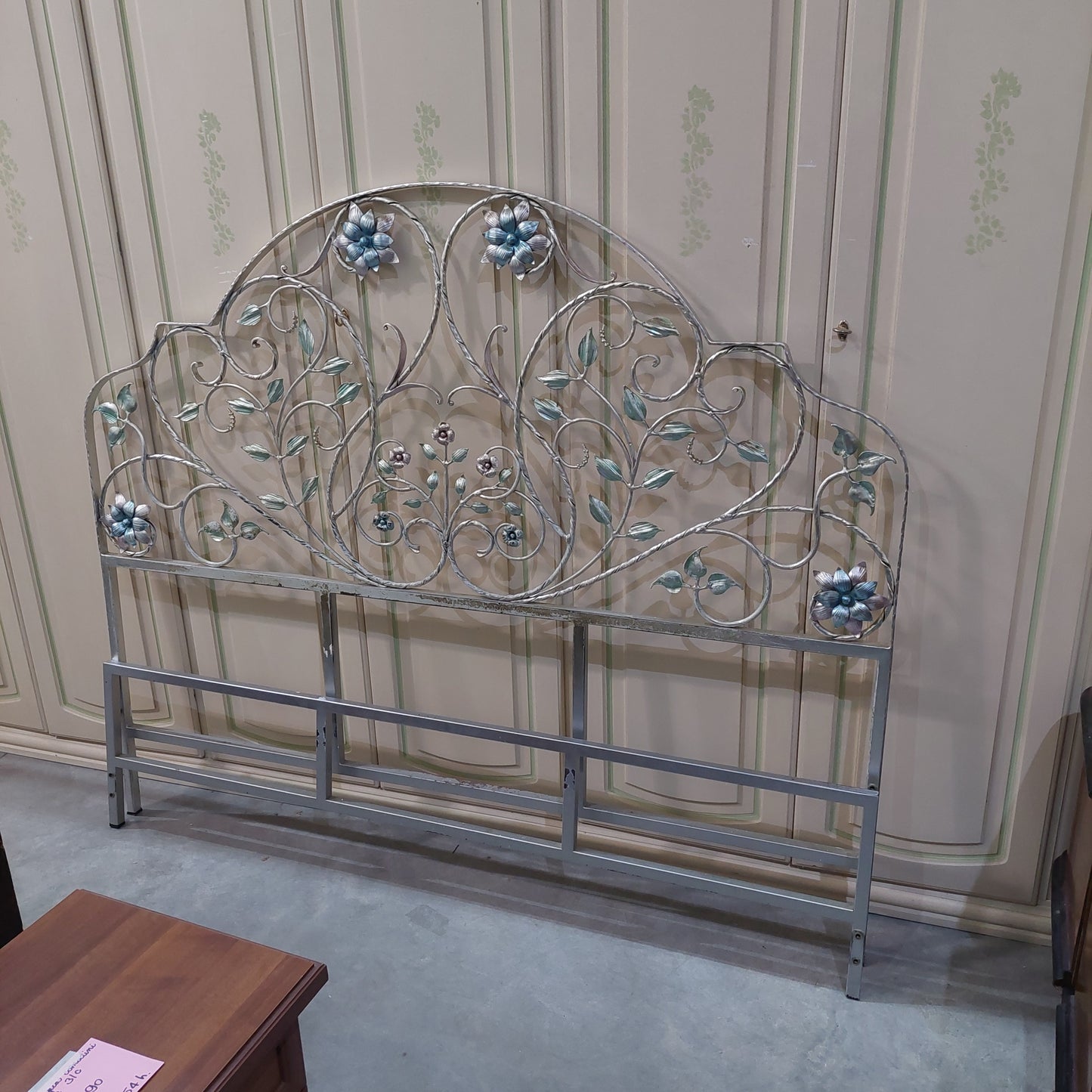Letto Matrimoniale In Ferro Argentato Con Fiori