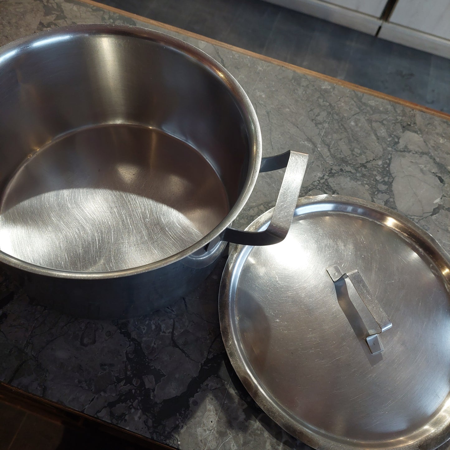 Pentola Acciaio Inox 18/8 C/coperchio D.23x12h
