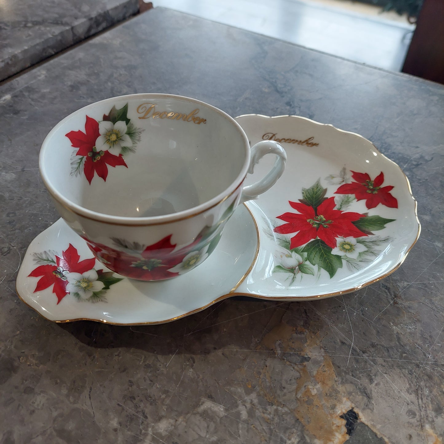 Tazza Da Collezione Porcellana Royal Month December