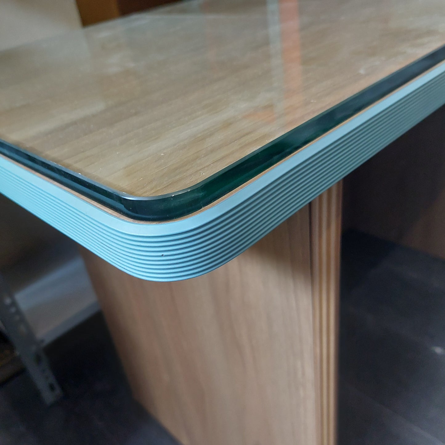 Scrivania Avion Piano Vetro Cm110x50x70h