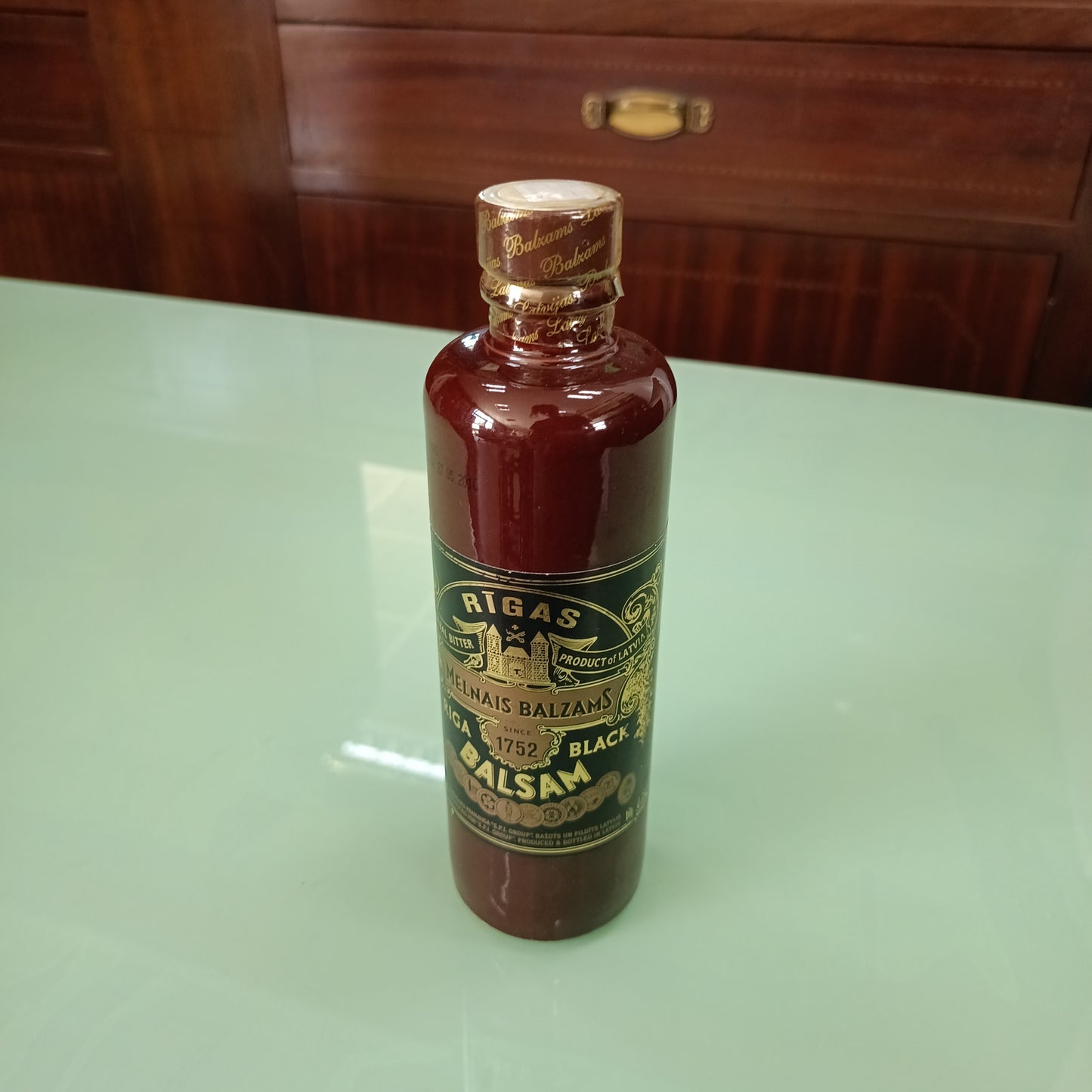 Bottiglia Da Collezione Riga Black Balsam Liquore Alle Erbe