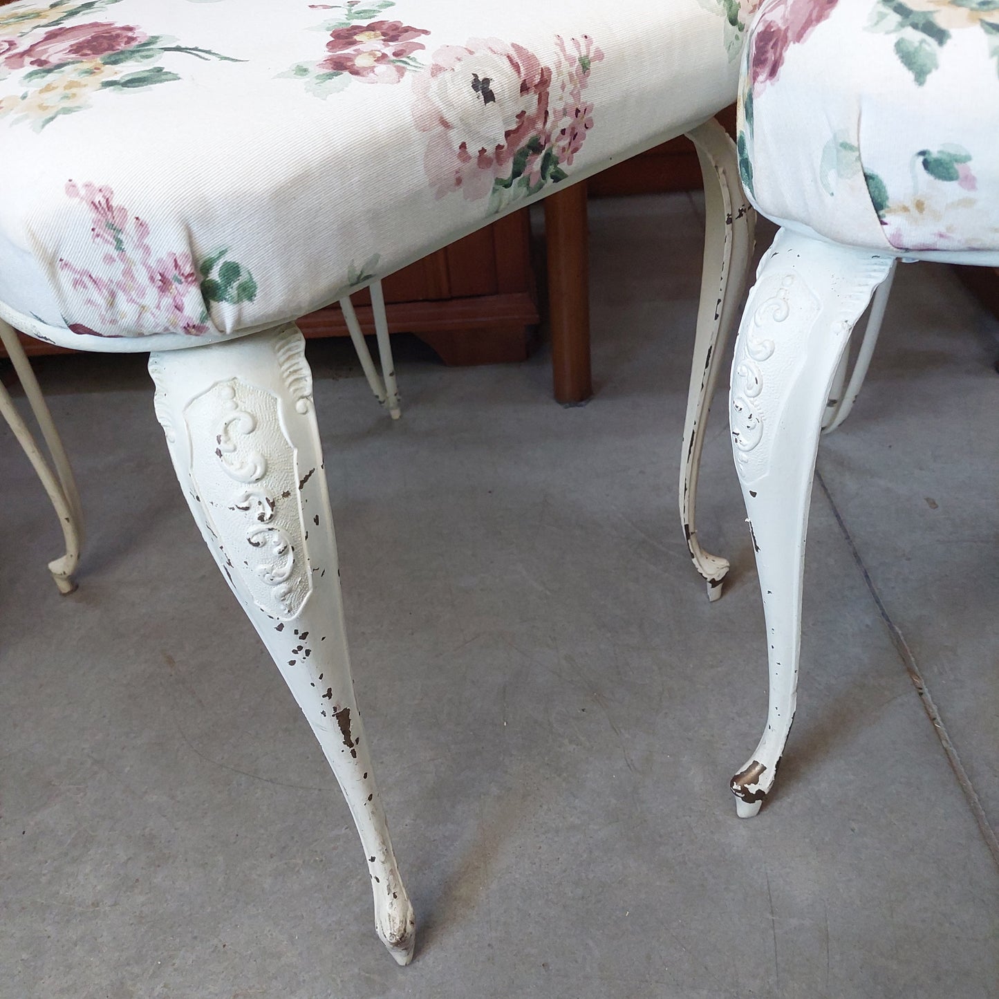Sedia Ferro Smaltato Bianco Imbottitura Tessuto Fiori