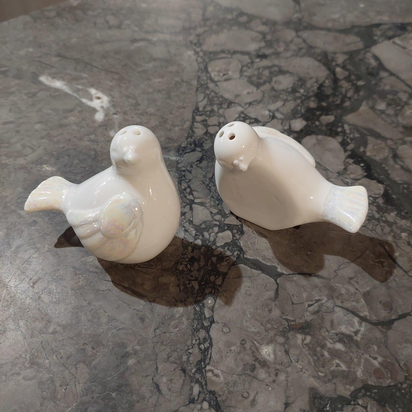 Coppia Colombe Sale E Pepe Porcellana