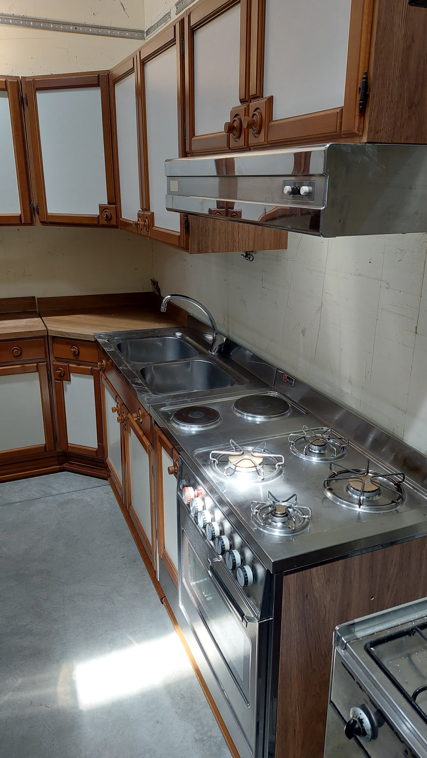 Cucina Angolare Legno Bicolore Cm260+335