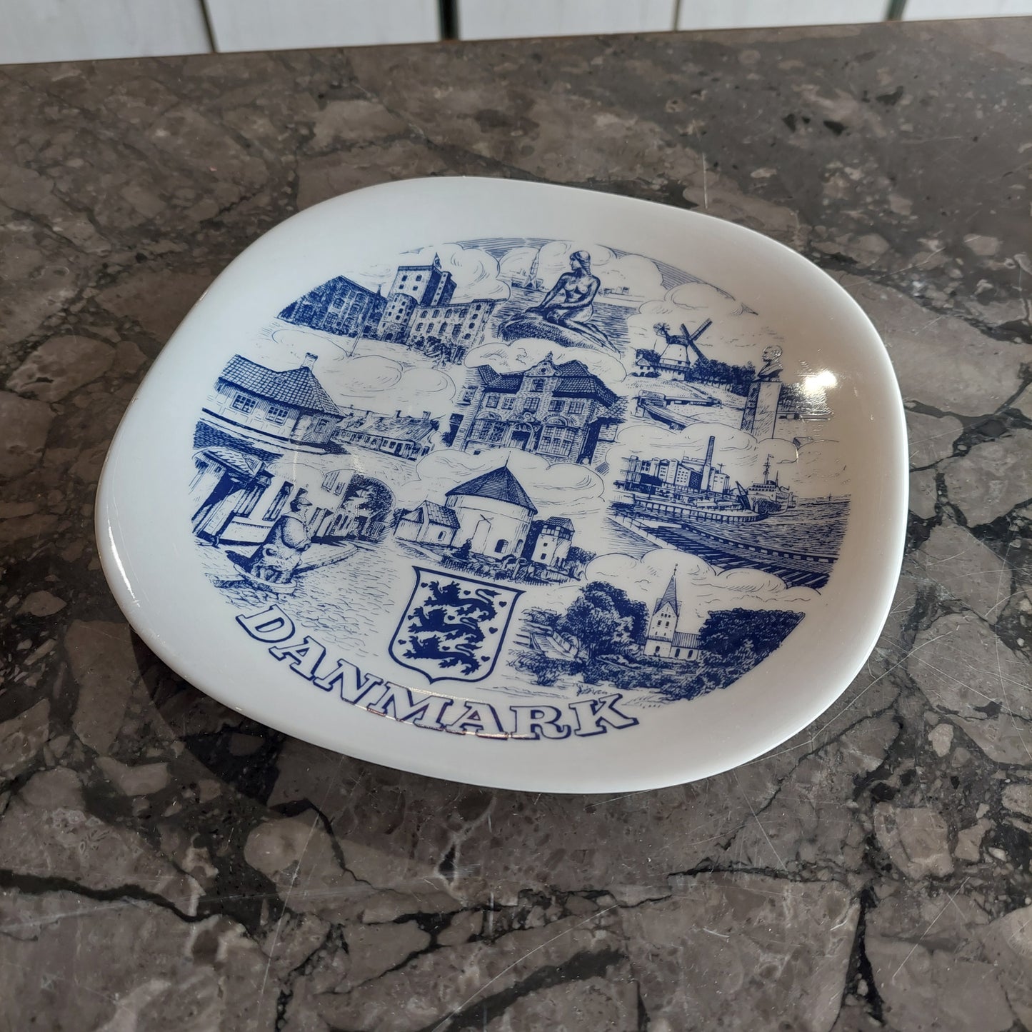 Piatto Souvenir Porcellana Bygdo Danmark D21