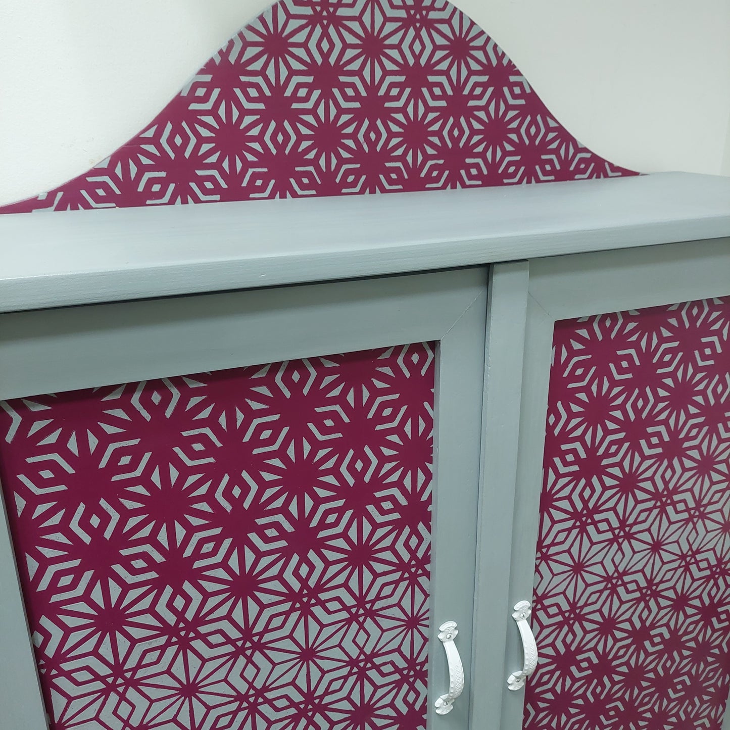Set/ 2 Credenzine Decorate A Mano