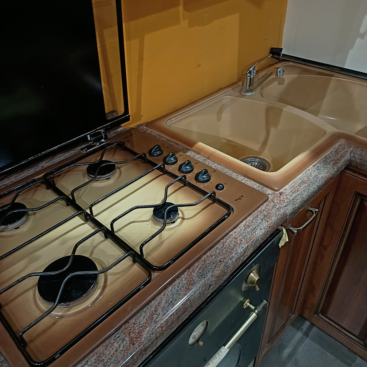 Cucina Berloni Legno Con Marmo Completa