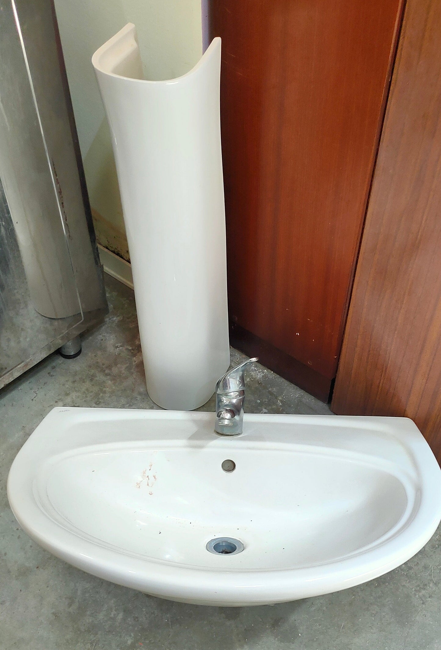 Lavandino Bagno Con Colonna "delta" Cm67x55x90h