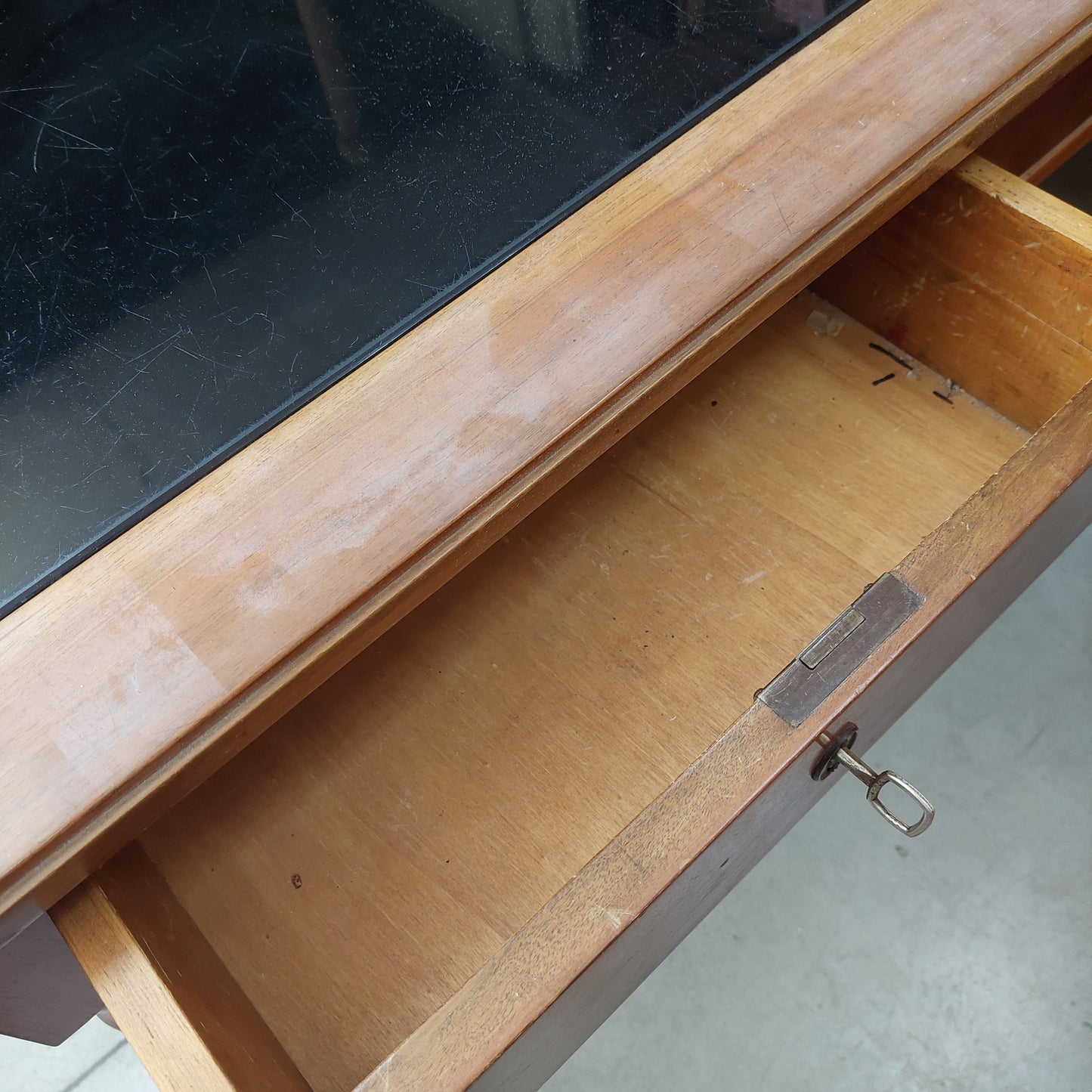 Scrivania Legno C/ripiano Vetro 2/c Cm114,5x65x80