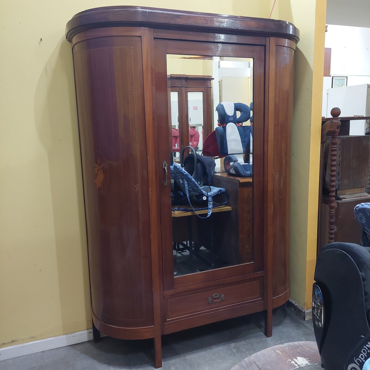 Armadio Legno St.liberty Curvo 1/a C/specchio Cm168x54x228