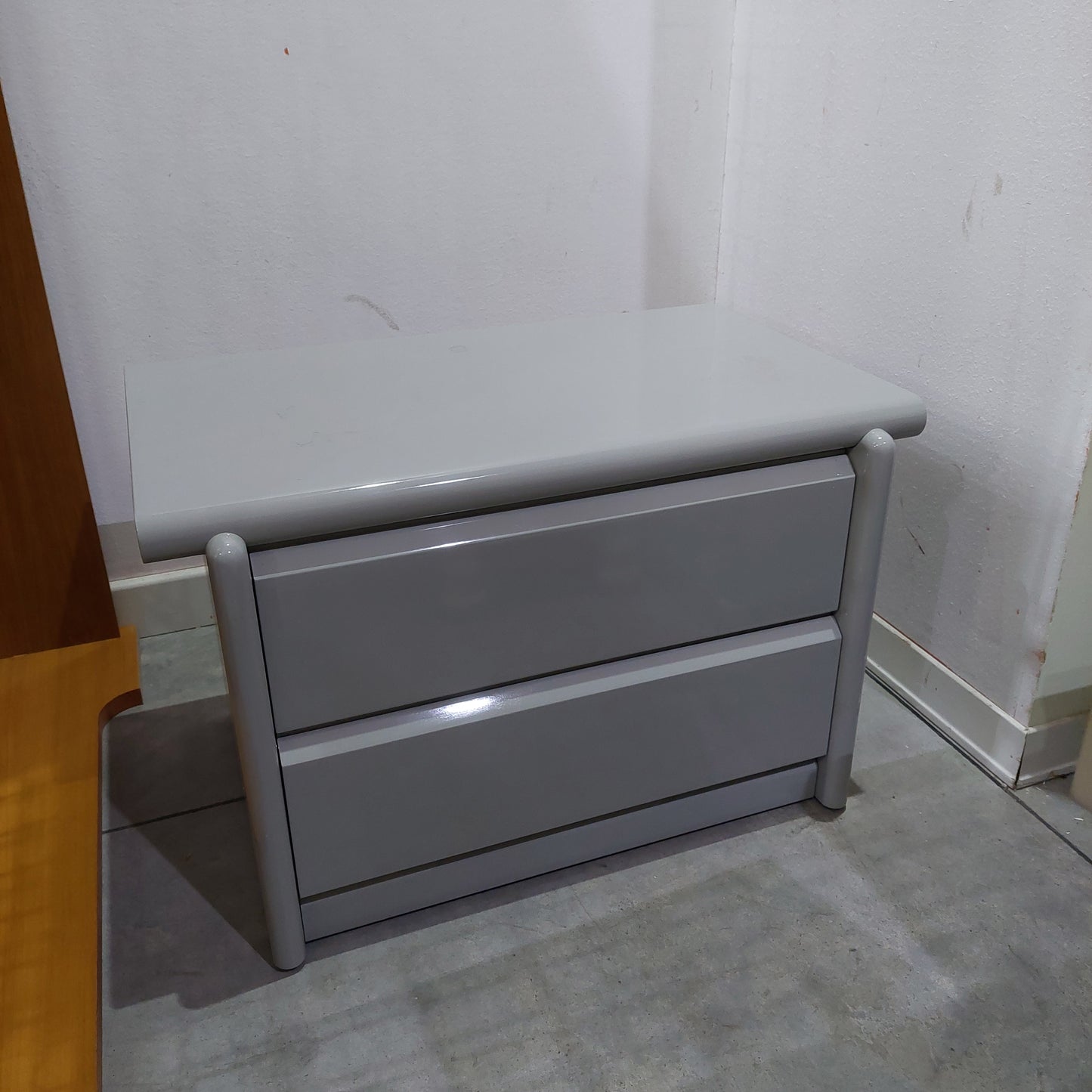 Comodino Laccato Grigio 2/c Cm66x42x48h