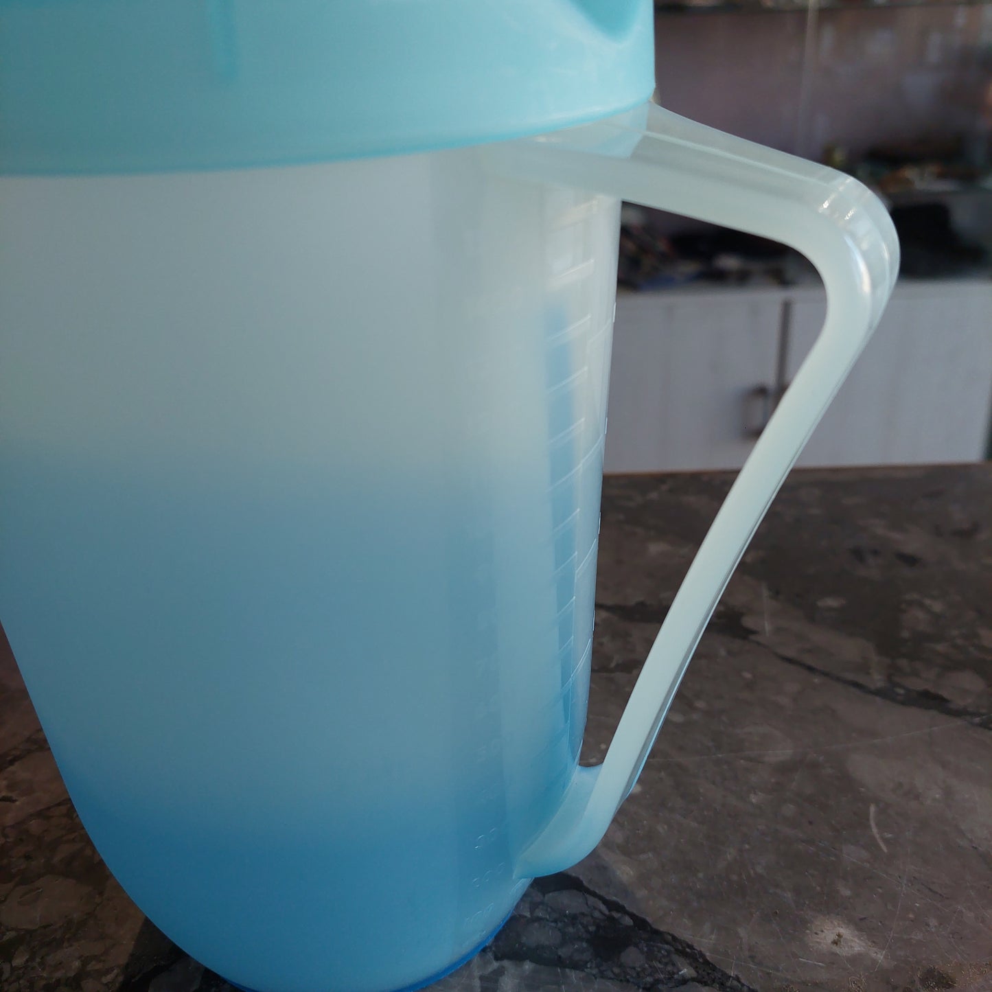 Brocca Caraffa In Plastica Graduata Azzurra 1500ml