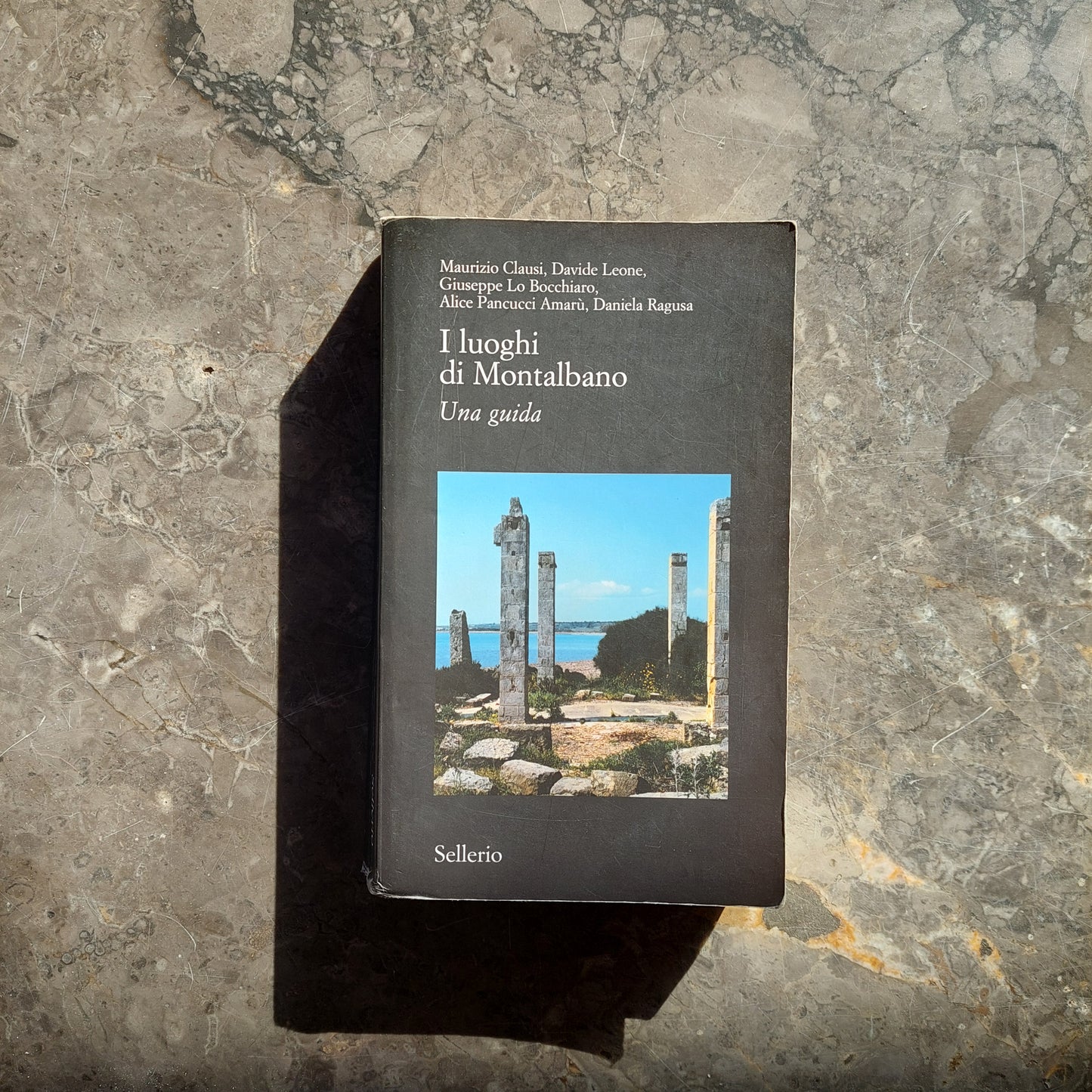 L/i Luoghi Di Montalbano, Una Guida - Aavv