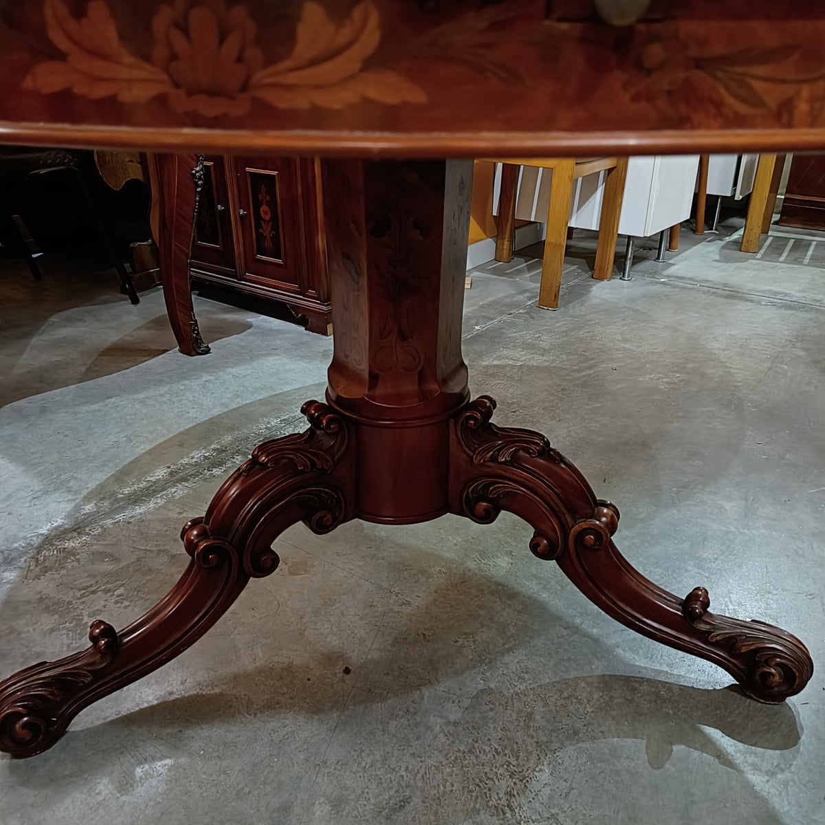 Set/tavolo Tondo Intarsiato D130cm + 6 Sedie St. Olandese