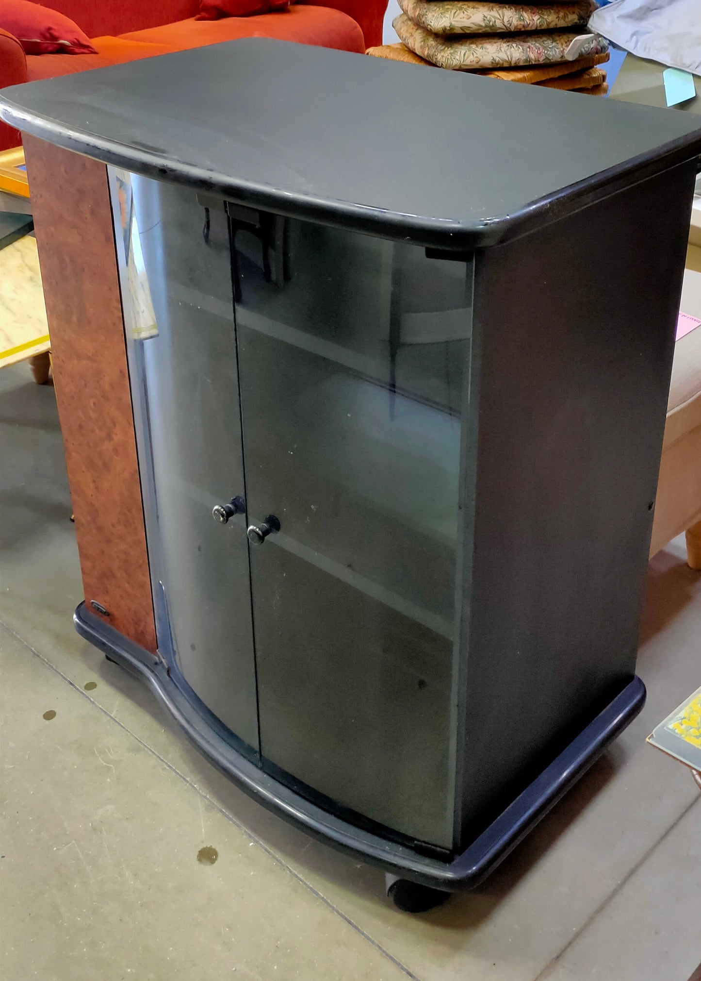 Carrello Porta Tv Nero/radica 2 Ante "sarti" Cm70x47x82h