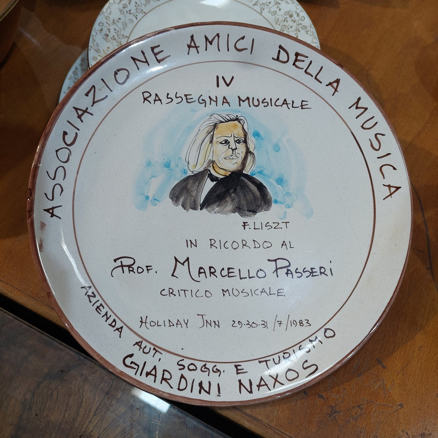 Piatto Associazione Amici Della Musica Ceramica D27