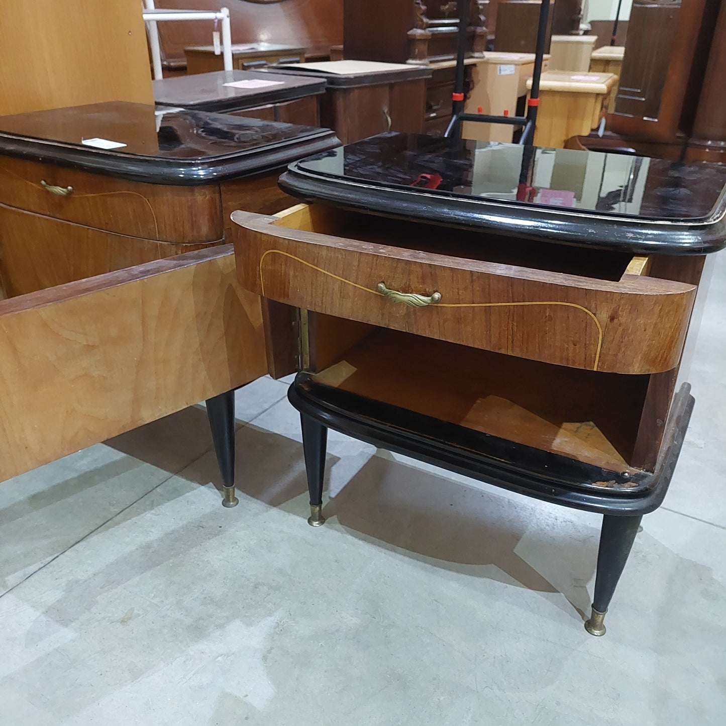 Coppia Comodini Legno Vetro Nero St. Barocco 1/c 1/a