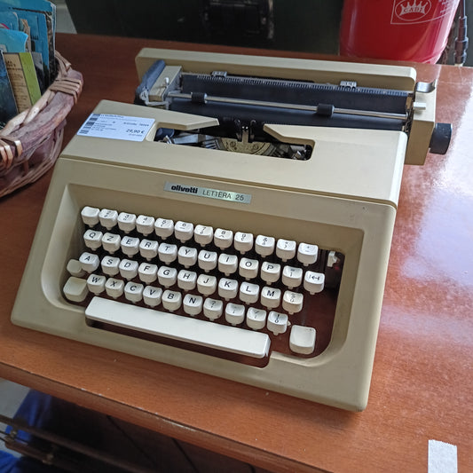 Macchina Da Scrivere Olivetti* Lettera 25  (da Revisionare)